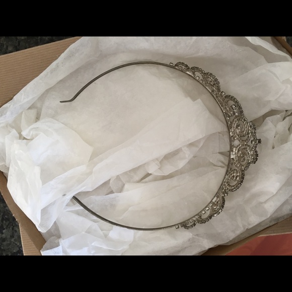 Tiara - Picture 3 of 4